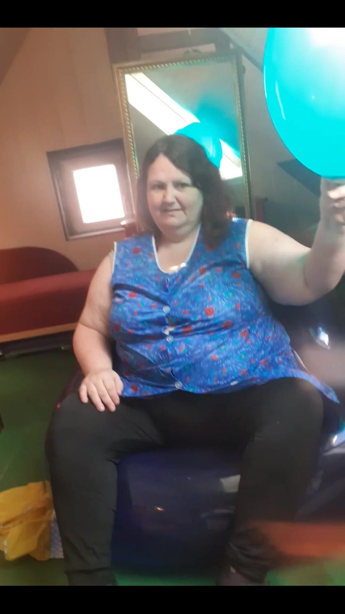 tammara big: Smock i balon, spójrz, co robię z balonami