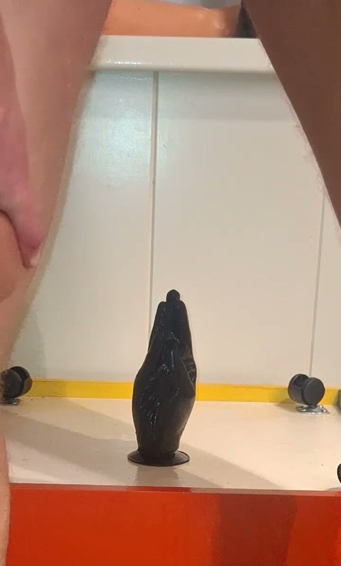 NoFace Twink X: Close up! Anal Play Twink Riding Dildo's