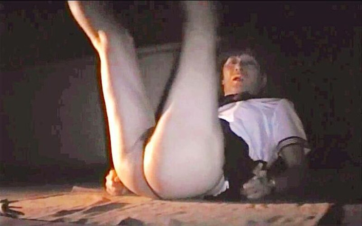 Pai-chan: Rainy Park में Onanie Night