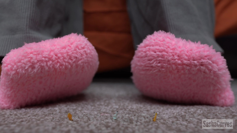 Sasha Curves: Agarrada a los calcetines de la madrastra de giganta