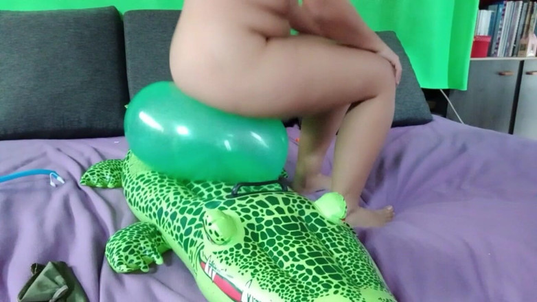 Bunny Looner: Popping balony na Nadmuchiwany krokodile - Bunny Looner [lowres]