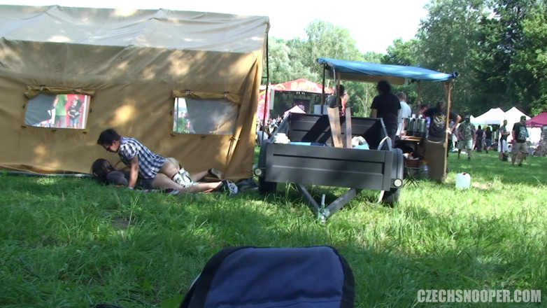 Czech Snooper: Český snooper 6: festivalový skandál – dvě sexy ženy předvedly divokou show!