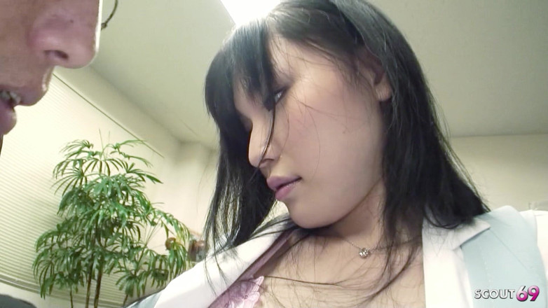 Asian porn collection: เจ้านายแอบเย็ดเลขาวัยรุ่นญี่ปุ่นสุดฮอต Ruri Shinohara ในหีไม่มีเซ็นเซอร์ขนดกของเธอ