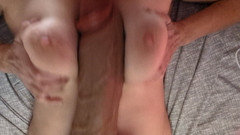 Jamponie Sexy Hot Milf: Tittenfick Mit Einem Riesigen Dildo