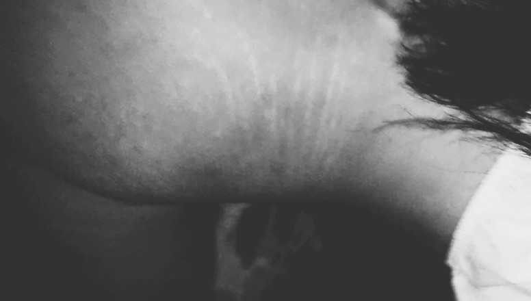 Hotlia: Porno anal alb-negru