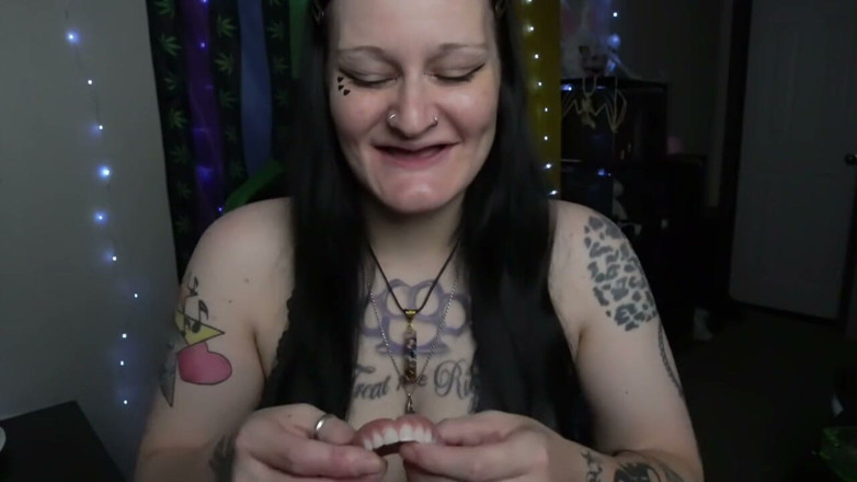 GothBunny6669: Wycieczka po ustach GothBunny