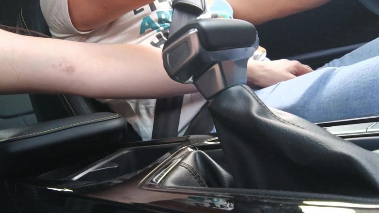 Candy Camille: 我在优步很饥渴，所以我说服他操他