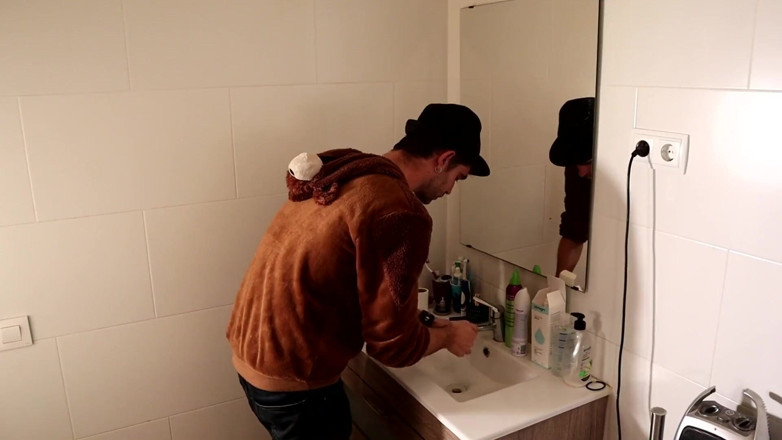 Magia Rosa: Cewek ini nggak sabar nungguin toilet saat mereka lagi pesta