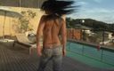 Sunnygirlz: Yesenia latina stript bij het zwembad