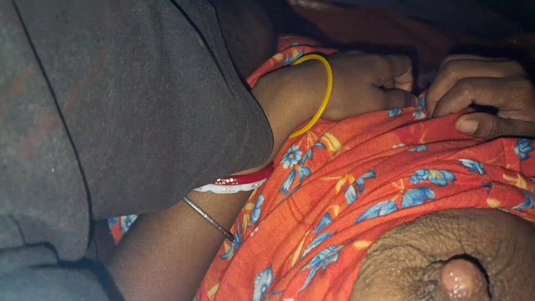 Trilokinath: Leiteira mam teste pau e fodendo indiana Bihari Mam