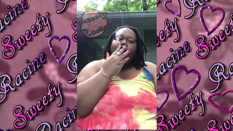 Sweety Racine: SSBBW rookt buiten