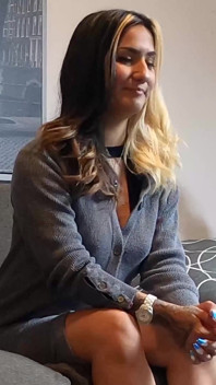 拉丁荡妇aleksa在试镜沙发上被脱光并被生性交