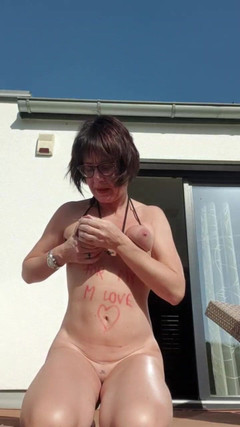 JulieEroticDress: 확장을위한 음순에 무게