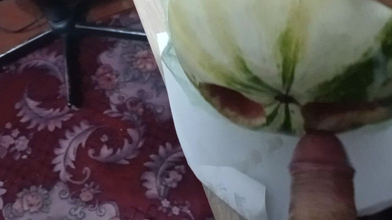 AlexCat: Pomelo este atât de erotic
