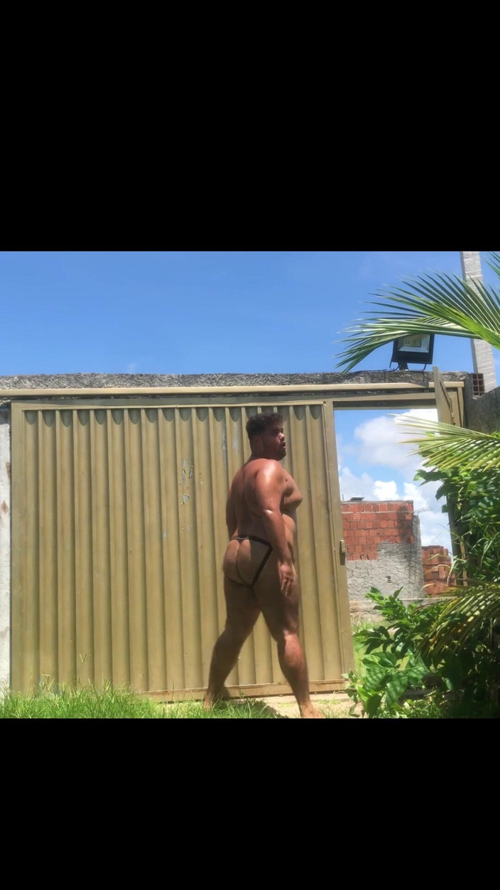 VEN1CIU: Urs uns cu ulei în aer liber