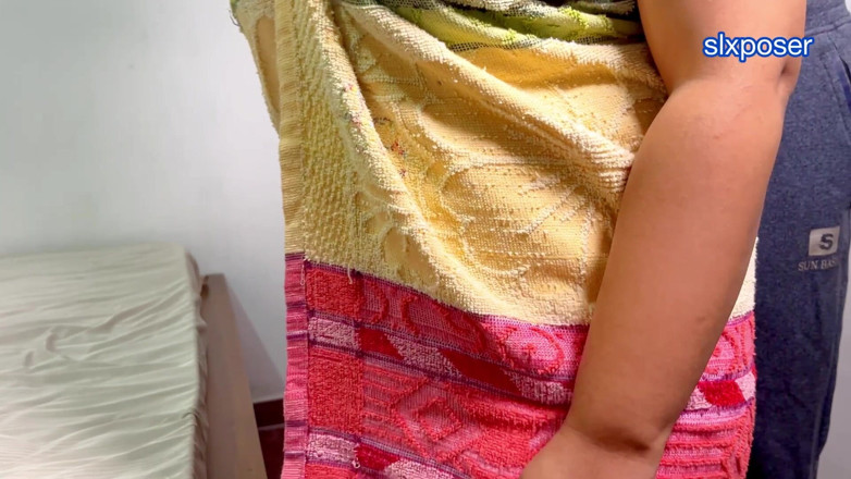 slexposer: Neighbour Aunty Invited Me to Her Home Watch Movie Then...