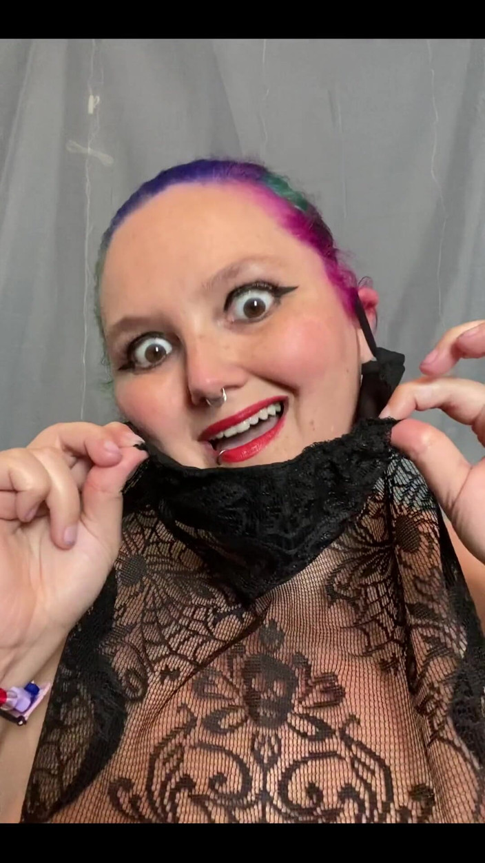 Sara Star: Mask Burlesque