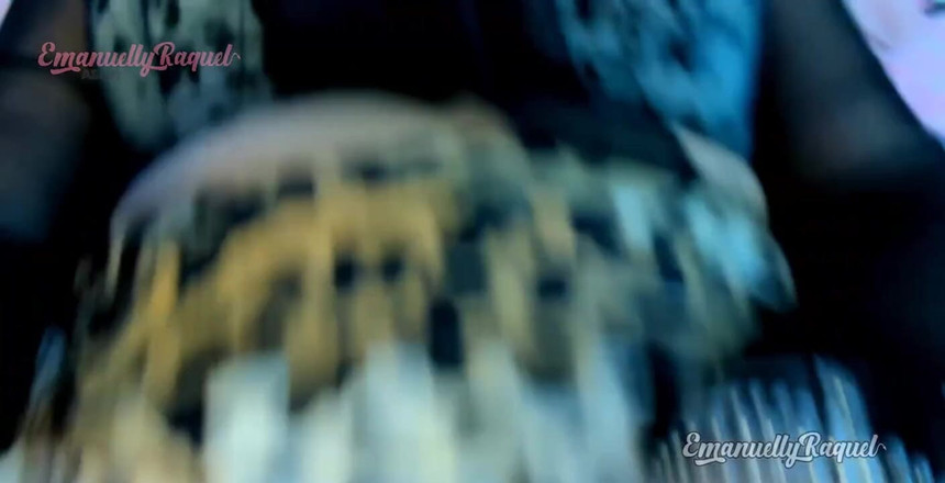 Emanuelly Raquel: Emanuelly da sola dà un po 'di istruzioni per masturbazione calda...