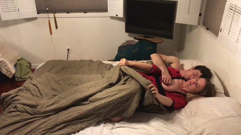 Erin Electra: Madrastra Comparte Cama Con Hijastro