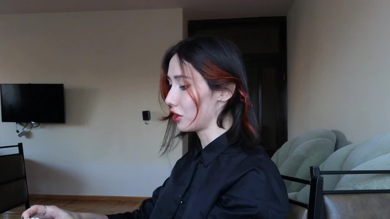 Anvill: Транс в черном номере трахает киску-игрушку и делает отличную сперму