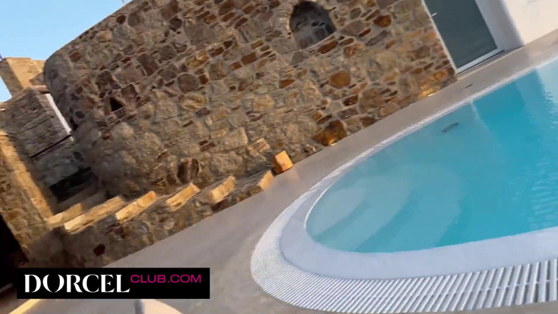 Dorcel Club: Pesta seks di Mykonos