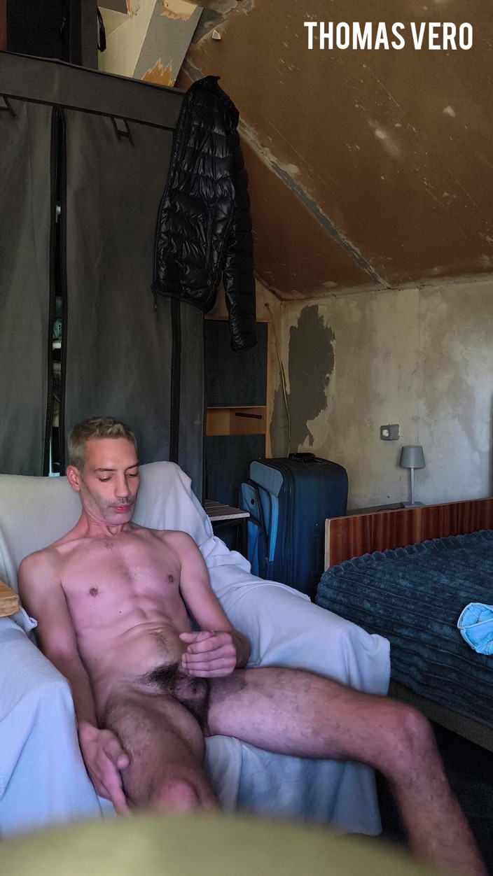 Vero Thomas: Jerking My Hairy Dick. Qick Wank Before to Sleep
