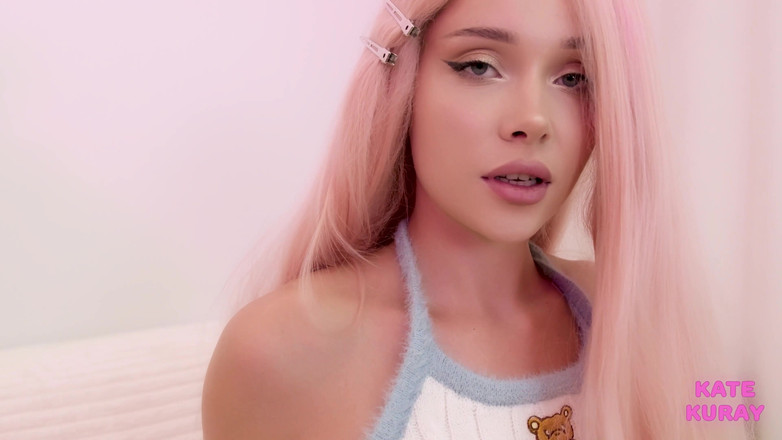 Kate Kuray: Barbie con cabello rosa intenta anal