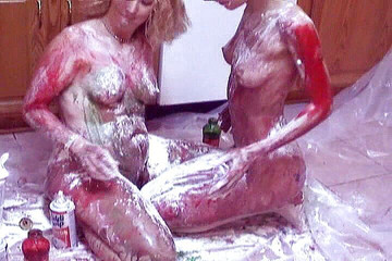 Radical Lesbian: Špinavé fetiš porno s ženami v domácnosti