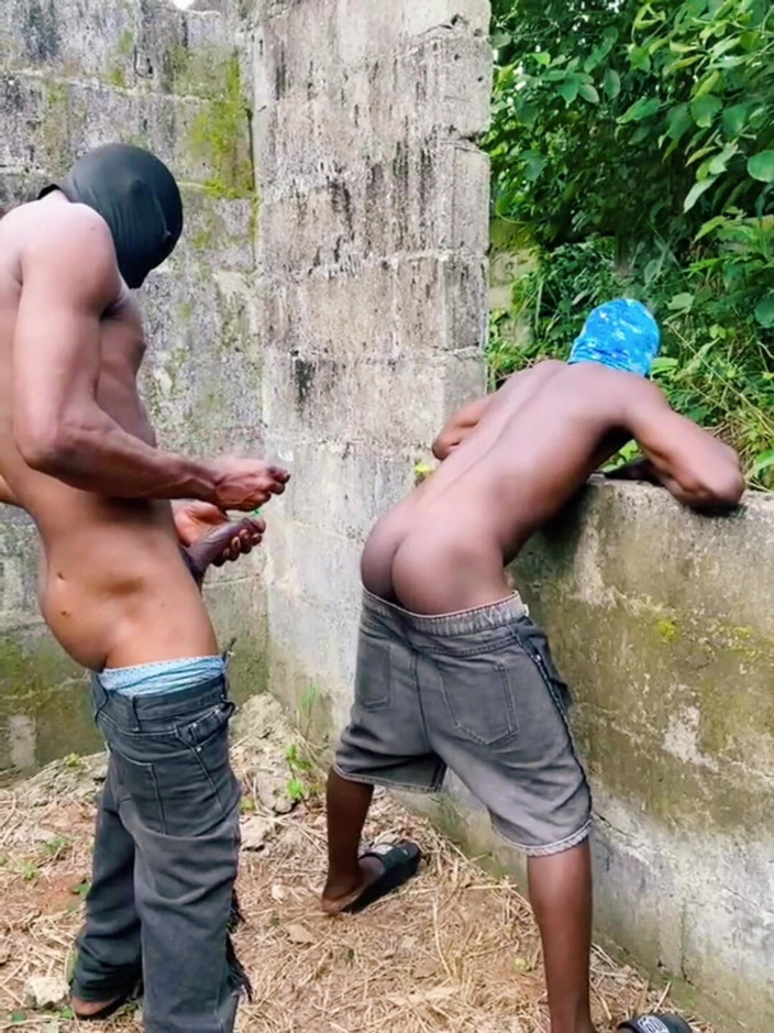 BLACKSHOOTERR: Cum on Top of His Ass and Continue Fucking Him