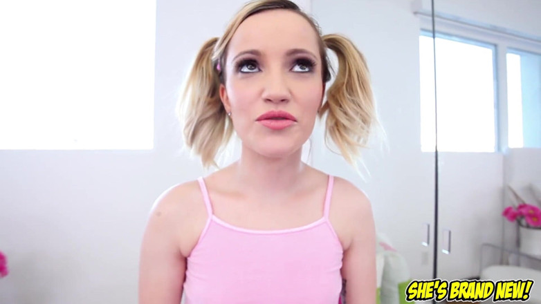 Top Web Models: Holly travis si gadis remaja imut rambut pirang lagi asik...