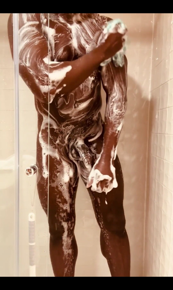 Afro Black XXX: Hãy tham gia cùng tôi trong phòng tắm