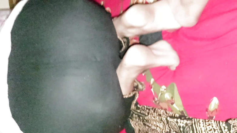 Nadiyabd: Une bhabhi desi sexy se fait baiser dans son gros...