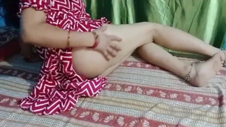 xxx00162: Desi Bhabhi Ka Chuth Ke Bal Dikaya