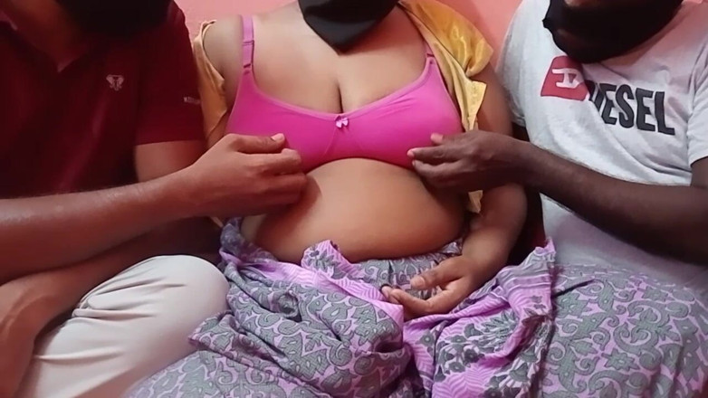 Tamil lesbian: Trío caliente chupando y la masturbación