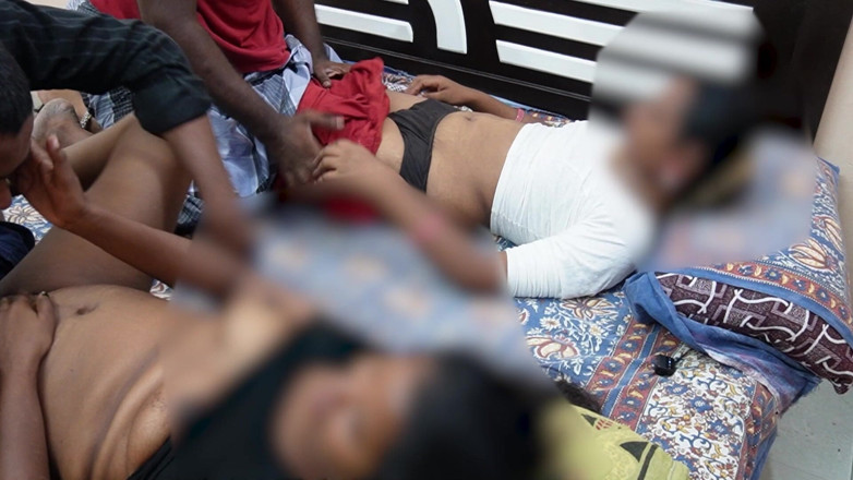 kaaiya: do lesbiyan sauteli bahnen apne patiyon ka aadaan-pradaan karti hain
