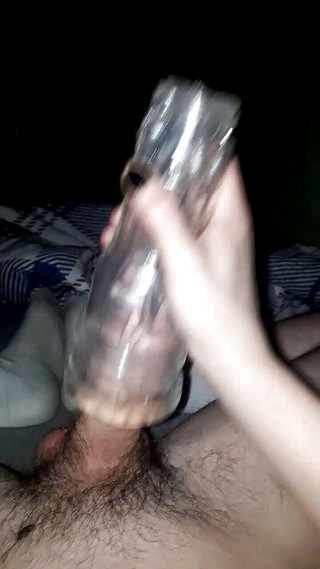 Gayboylucas: 一个同性恋朋友使用我的手电筒