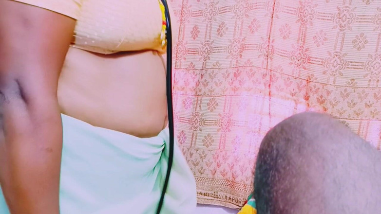 Honey lips: Villege docteur avec une patiente baise hardcore. Dirty talk telugu.