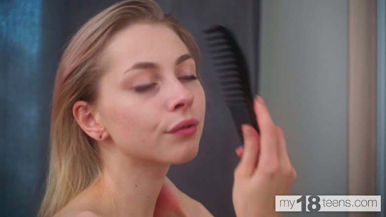 My 18 Teens: Amazing blonde Carolina Sun fingering her hairy pussy