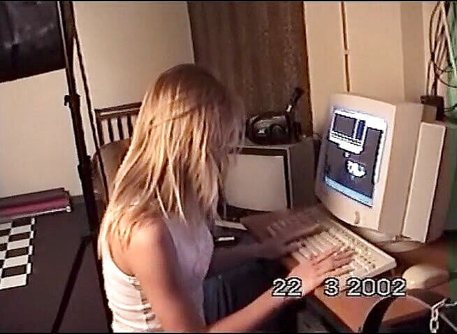 Flash Model Amateurs: Hon känner sig sexig efter att ha spelat spel