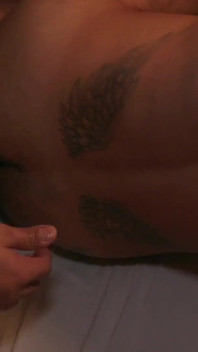 Peluda minúscula Twink 19 leva um punho! Letthemwatch hardcore sexo gay