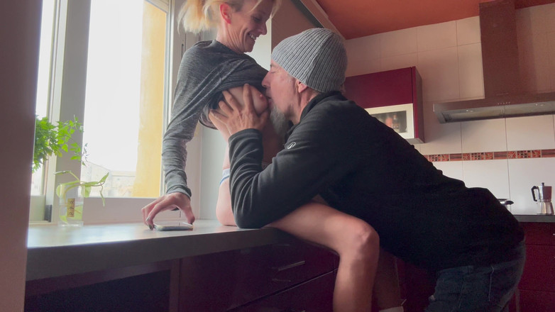 Cristina Sauvage: Vợ trong bếp muốn bạn nêm nếm thỏ của cô ấy