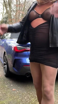 Amateur crossdresser Kellycd2022 en sexy pantimedias sin costuras