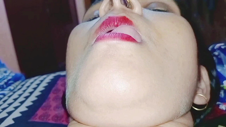 Village studio: 義理の兄弟は義理の妹のマンコを舐めることで究極の喜びを与える