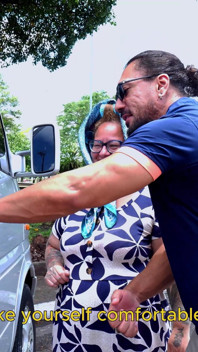 Gorda tatuada rabuda madura fodida em van de condução