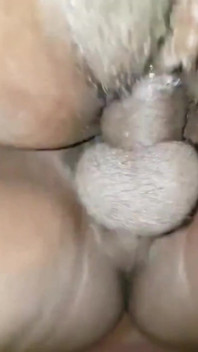 大きな黒いコックに乗って私の猫をクソハードコアうめき声後背位