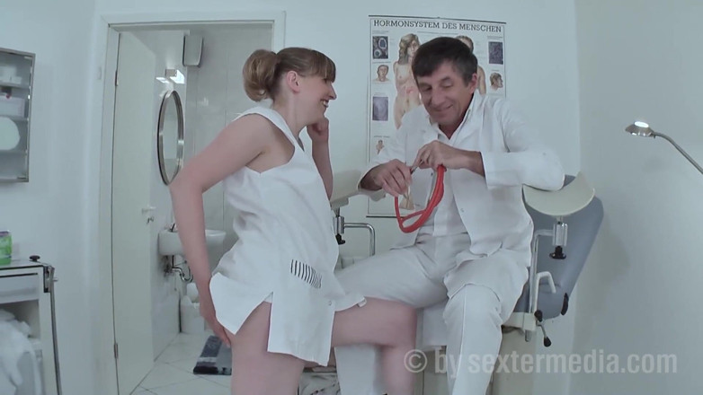 Sextermedia by Pete: Futai până vine doctorul