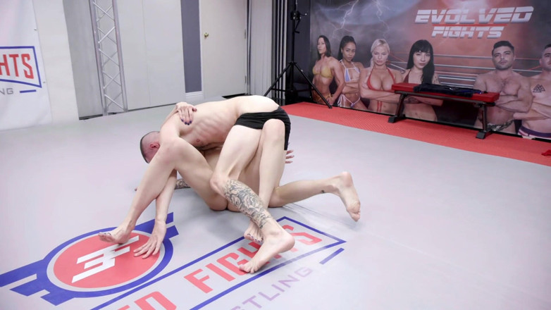 Evolved Fights: agaatha svadisht banaam kori kaartar mishrit kushti