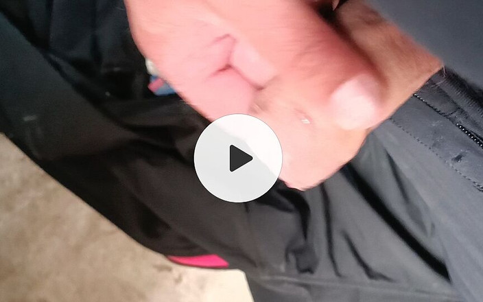 Sissy_Ruby: Kencing di dalam botol, ngentot pantat berbulu dan crot di...