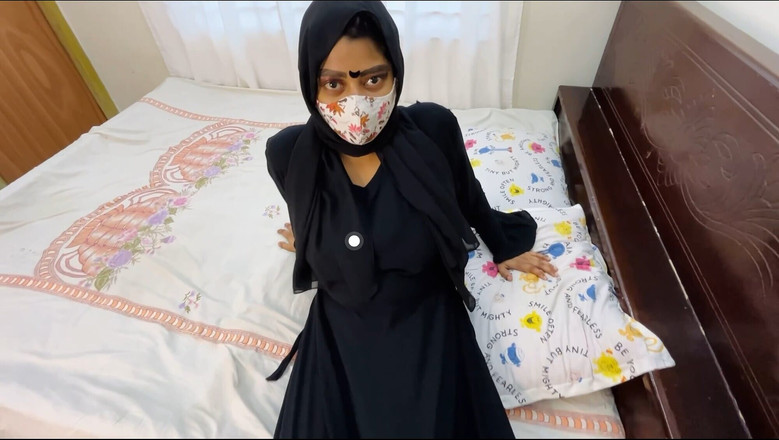 Banglasexycouple: Indische Bhabhi flirt thuis speels met haar knappe Devar