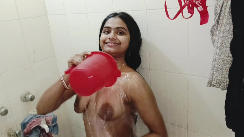 AmpleOunce283: Bintang sudipta lagi asik mandi di kamar mandi mms